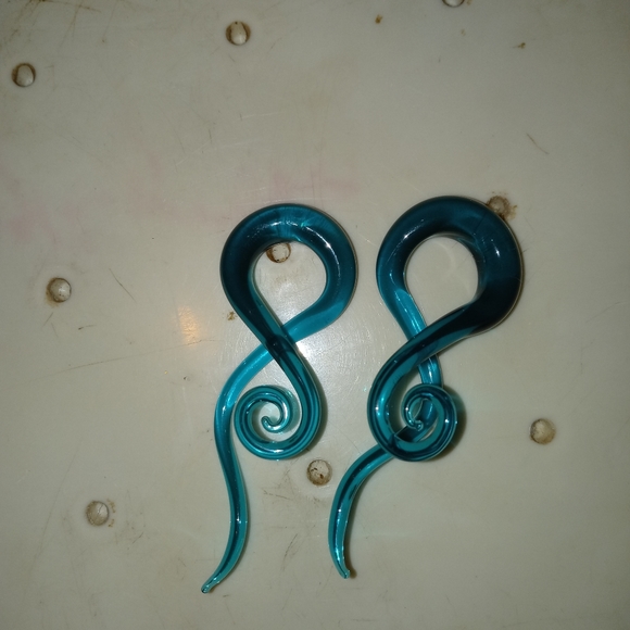 Glass Earrings - Picture 3 of 5